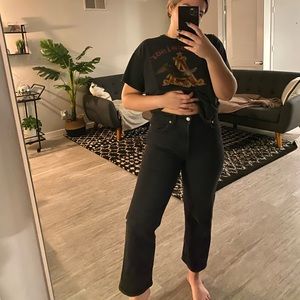 Black Levi’s ribcage straight jeans